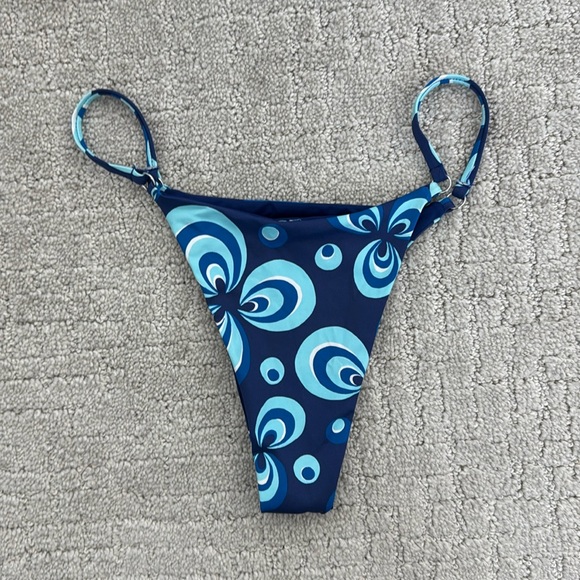 Frankie’s Bikinis set - Syd top / Layla bottom in Amulet blue flower daisy Y2K - Picture 7 of 12